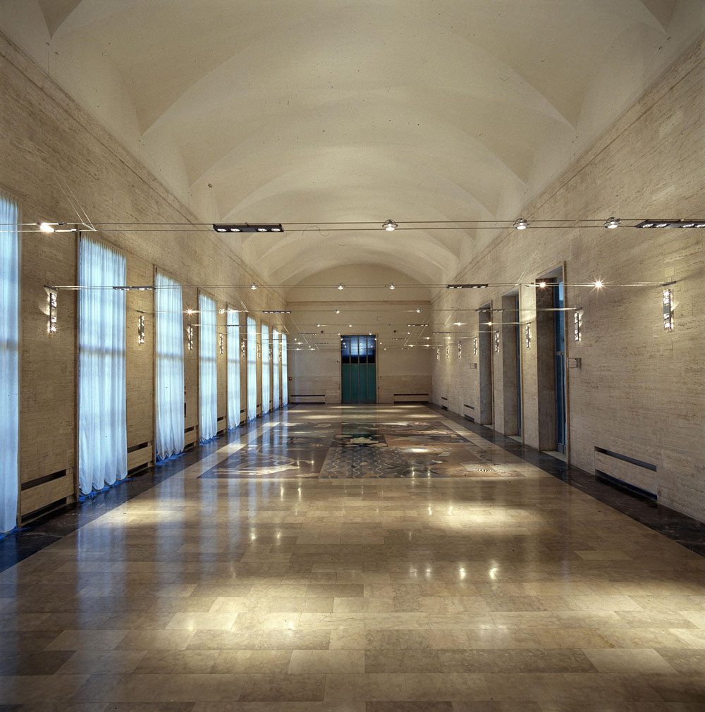 Salone delle Scienze all'interno del Palazzo delle Scienze, EUR, Roma.